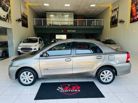 TOYOTA Etios Sedan , Foto 6