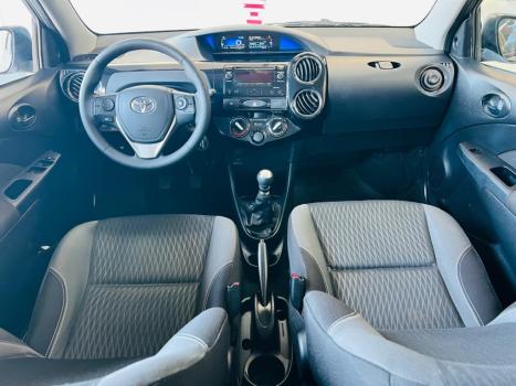 TOYOTA Etios Sedan , Foto 10