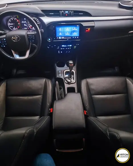 TOYOTA Hilux Caminhonete 2.8 16V SRX 4X4 TURBO DIESEL CABINE DUPLA AUTOMTICO, Foto 12