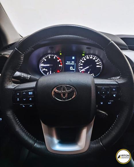 TOYOTA Hilux Caminhonete 2.8 16V SRX 4X4 TURBO DIESEL CABINE DUPLA AUTOMTICO, Foto 13