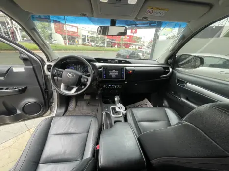TOYOTA Hilux Caminhonete 2.8 16V SRV 4X4 DIESEL CABINE DUPLA AUTOMTICO, Foto 10