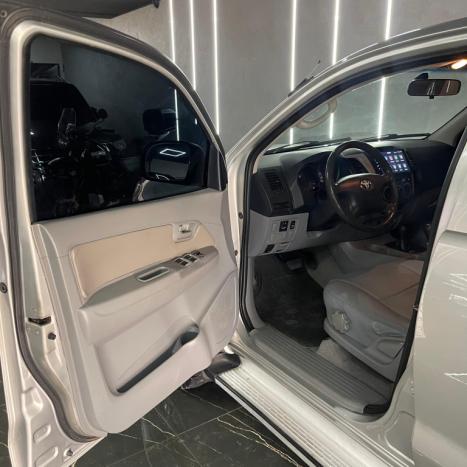 TOYOTA Hilux Caminhonete 3.0 4P 4X4 DIESEL CABINE DUPLA, Foto 10 TOYOTA Hilux Caminhonete 3.0 4P 4X4 DIESEL CABINE DUPLA, Foto 10