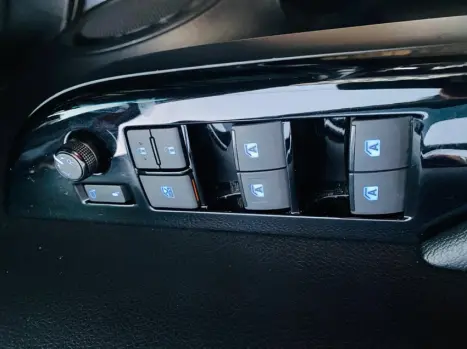 TOYOTA Hilux Caminhonete 2.8 16V SRX 4X4 DIESEL CABINE DUPLA AUTOMTICO, Foto 20