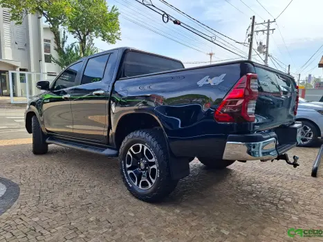 TOYOTA Hilux Caminhonete 2.8 16V SRX 4X4 DIESEL CABINE DUPLA AUTOMTICO, Foto 10