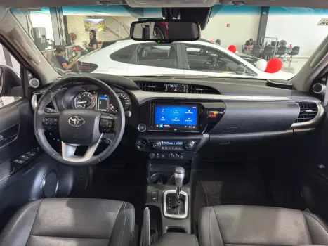TOYOTA Hilux Caminhonete 2.8 16V SRX PLUS 4X4 TURBO DIESEL CABINE DUPLA AUTOMTICO, Foto 11