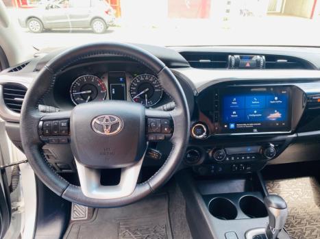 TOYOTA Hilux Caminhonete 2.8 16V SRX PLUS 4X4 TURBO DIESEL CABINE DUPLA AUTOMTICO, Foto 11