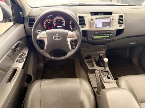 TOYOTA Hilux Caminhonete 3.0 16V 4P 4X4 SRV TURBO DIESEL CABINE DUPLA AUTOMTICO, Foto 3