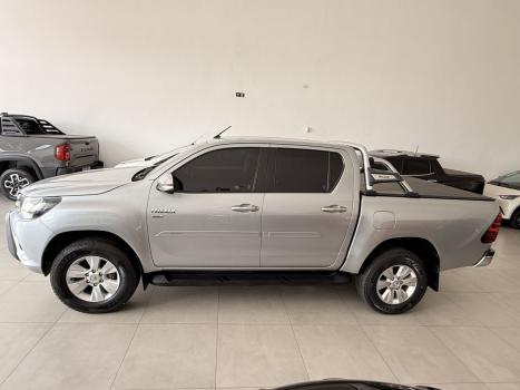 TOYOTA Hilux Caminhonete 2.7 16V 4P SRV FLEX CABINE DUPLA AUTOMTICO, Foto 14