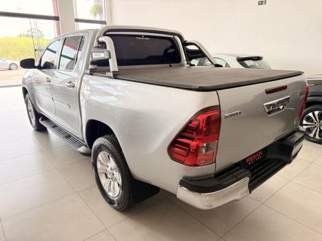 TOYOTA Hilux Caminhonete 2.7 16V 4P SRV FLEX CABINE DUPLA AUTOMTICO, Foto 10