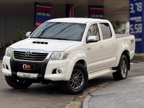 TOYOTA Hilux Caminhonete 3.0 4P 4X4 SRV TURBO DIESEL TOP CABINE DUPLA AUTOMTICO, Foto 2