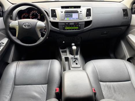 TOYOTA Hilux Caminhonete 3.0 4P 4X4 SRV TURBO DIESEL TOP CABINE DUPLA AUTOMTICO, Foto 5