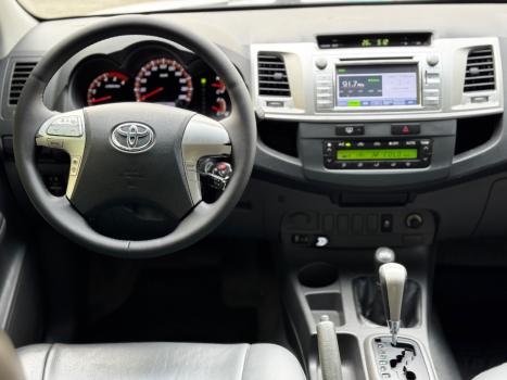 TOYOTA Hilux Caminhonete 3.0 4P 4X4 SRV TURBO DIESEL TOP CABINE DUPLA AUTOMTICO, Foto 8