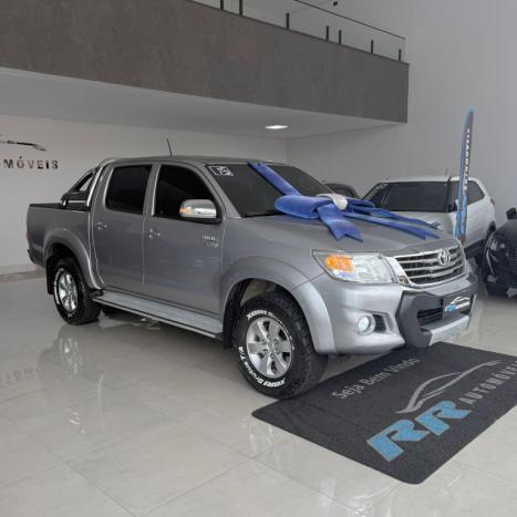 TOYOTA Hilux Caminhonete 2.7 16V 4P SRV FLEX CABINE DUPLA AUTOMÁTICO, Foto 1 TOYOTA Hilux Caminhonete 2.7 16V 4P SRV FLEX CABINE DUPLA AUTOMÁTICO, Foto 1