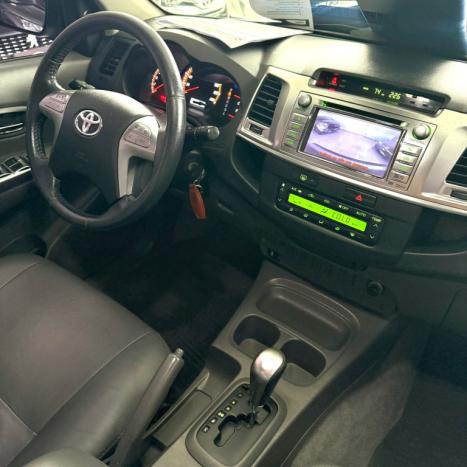 TOYOTA Hilux Caminhonete 2.7 16V 4P SRV FLEX CABINE DUPLA AUTOMÁTICO, Foto 9 TOYOTA Hilux Caminhonete 2.7 16V 4P SRV FLEX CABINE DUPLA AUTOMÁTICO, Foto 9