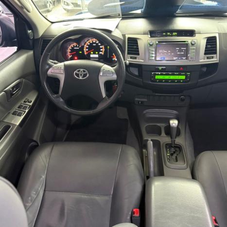 TOYOTA Hilux Caminhonete 2.7 16V 4P SRV FLEX CABINE DUPLA AUTOMÁTICO, Foto 11 TOYOTA Hilux Caminhonete 2.7 16V 4P SRV FLEX CABINE DUPLA AUTOMÁTICO, Foto 11