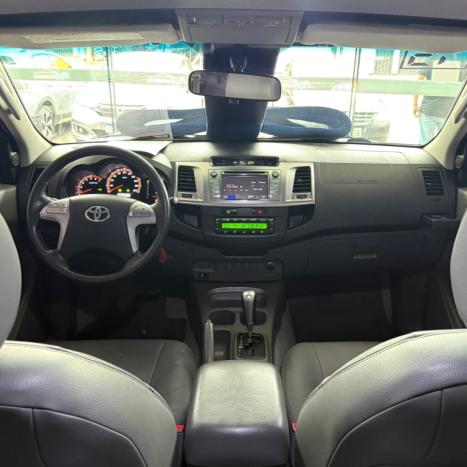 TOYOTA Hilux Caminhonete 2.7 16V 4P SRV FLEX CABINE DUPLA AUTOMÁTICO, Foto 12 TOYOTA Hilux Caminhonete 2.7 16V 4P SRV FLEX CABINE DUPLA AUTOMÁTICO, Foto 12