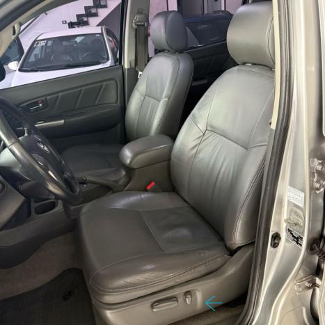 TOYOTA Hilux Caminhonete 2.7 16V 4P SRV FLEX CABINE DUPLA AUTOMÁTICO, Foto 13 TOYOTA Hilux Caminhonete 2.7 16V 4P SRV FLEX CABINE DUPLA AUTOMÁTICO, Foto 13