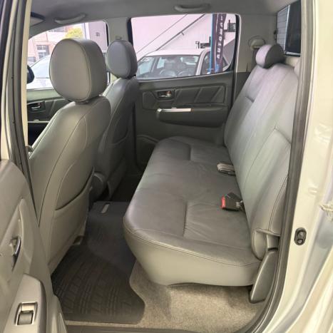 TOYOTA Hilux Caminhonete 2.7 16V 4P SRV FLEX CABINE DUPLA AUTOMÁTICO, Foto 14 TOYOTA Hilux Caminhonete 2.7 16V 4P SRV FLEX CABINE DUPLA AUTOMÁTICO, Foto 14
