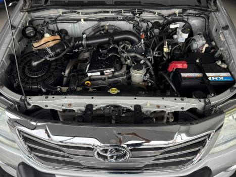 TOYOTA Hilux Caminhonete 2.7 16V 4P SRV FLEX CABINE DUPLA AUTOMÁTICO, Foto 17 TOYOTA Hilux Caminhonete 2.7 16V 4P SRV FLEX CABINE DUPLA AUTOMÁTICO, Foto 17