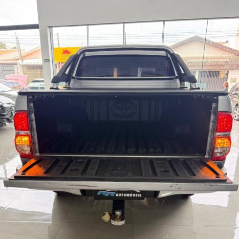 TOYOTA Hilux Caminhonete 2.7 16V 4P SRV FLEX CABINE DUPLA AUTOMÁTICO, Foto 20 TOYOTA Hilux Caminhonete 2.7 16V 4P SRV FLEX CABINE DUPLA AUTOMÁTICO, Foto 20