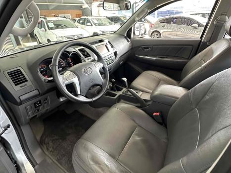 TOYOTA Hilux Caminhonete 2.7 16V 4P SRV FLEX 4X4  CABINE DUPLA AUTOMTICO, Foto 15