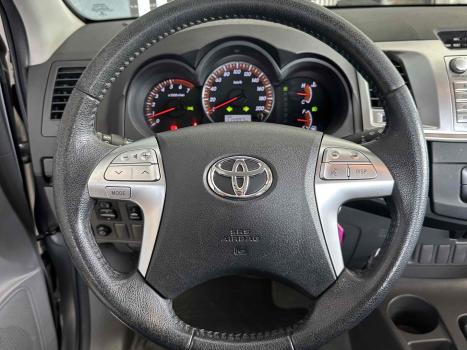 TOYOTA Hilux Caminhonete 2.7 16V 4P SRV FLEX 4X4  CABINE DUPLA AUTOMTICO, Foto 20