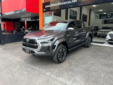 TOYOTA Hilux Caminhonete 2.8 16V SRX PLUS 4X4 TURBO DIESEL CABINE DUPLA AUTOMTICO, Foto 4