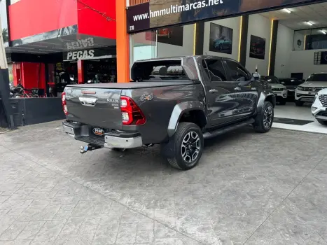 TOYOTA Hilux Caminhonete 2.8 16V SRX PLUS 4X4 TURBO DIESEL CABINE DUPLA AUTOMTICO, Foto 9