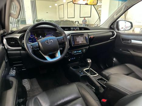 TOYOTA Hilux Caminhonete 2.8 16V SRX 4X4 TURBO DIESEL CABINE DUPLA AUTOMTICO, Foto 8