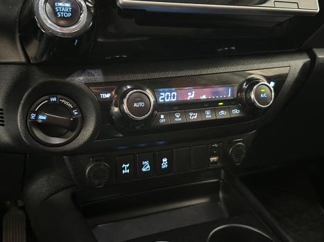 TOYOTA Hilux Caminhonete 2.8 16V SRX 4X4 TURBO DIESEL CABINE DUPLA AUTOMTICO, Foto 13