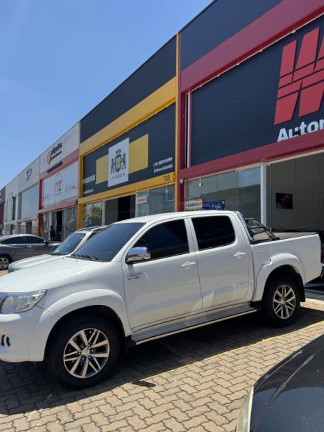 TOYOTA Hilux Caminhonete 2.7 16V 4P SRV FLEX CABINE DUPLA AUTOMTICO, Foto 3