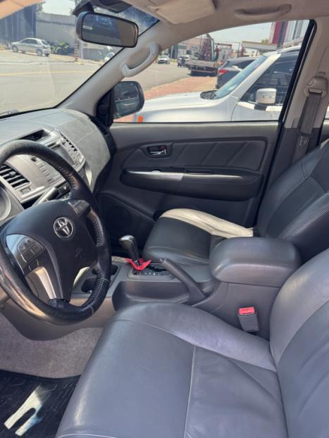 TOYOTA Hilux Caminhonete 2.7 16V 4P SRV FLEX CABINE DUPLA AUTOMTICO, Foto 8
