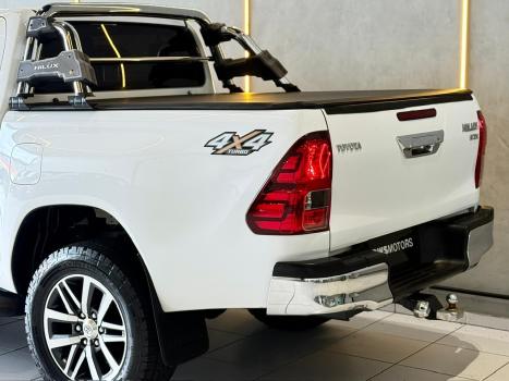 TOYOTA Hilux Caminhonete 2.8 16V SRX 4X4 DIESEL CABINE DUPLA AUTOMTICO, Foto 13