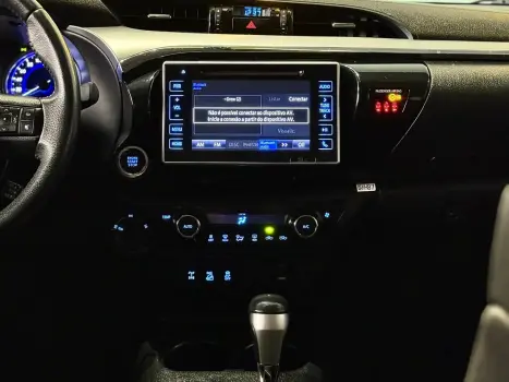 TOYOTA Hilux Caminhonete 2.8 16V SRX 4X4 DIESEL CABINE DUPLA AUTOMTICO, Foto 18