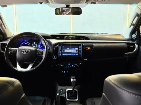 TOYOTA Hilux Caminhonete 2.8 16V SRX 4X4 DIESEL CABINE DUPLA AUTOMTICO, Foto 19