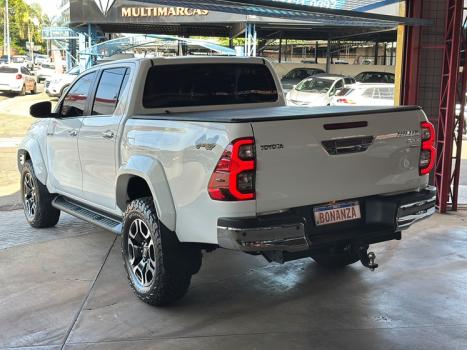 TOYOTA Hilux Caminhonete 2.8 16V SRX PLUS 4X4 TURBO DIESEL CABINE DUPLA AUTOMTICO, Foto 5