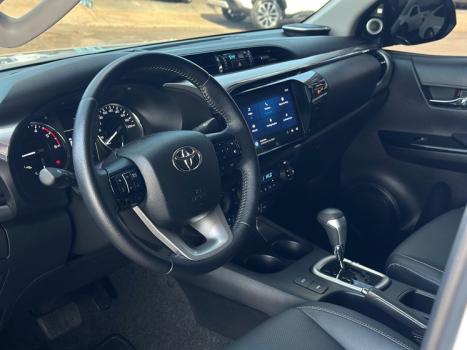 TOYOTA Hilux Caminhonete 2.8 16V SRX PLUS 4X4 TURBO DIESEL CABINE DUPLA AUTOMTICO, Foto 8