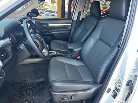 TOYOTA Hilux Caminhonete 2.8 16V SRX PLUS 4X4 TURBO DIESEL CABINE DUPLA AUTOMTICO, Foto 12