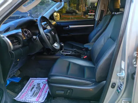 TOYOTA Hilux Caminhonete 2.8 16V SRV 4X4 DIESEL CABINE DUPLA AUTOMTICO, Foto 9