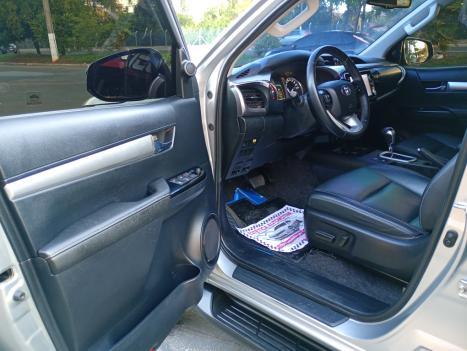 TOYOTA Hilux Caminhonete 2.8 16V SRV 4X4 DIESEL CABINE DUPLA AUTOMTICO, Foto 8
