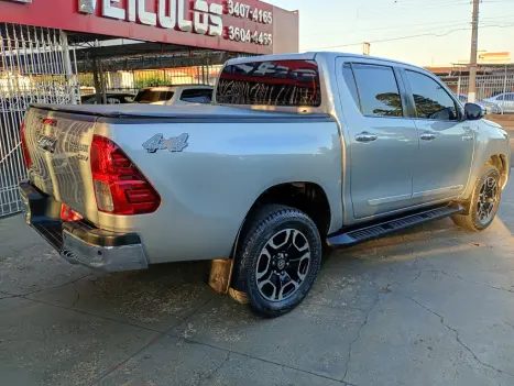 TOYOTA Hilux Caminhonete 2.8 16V SRV 4X4 DIESEL CABINE DUPLA AUTOMTICO, Foto 4