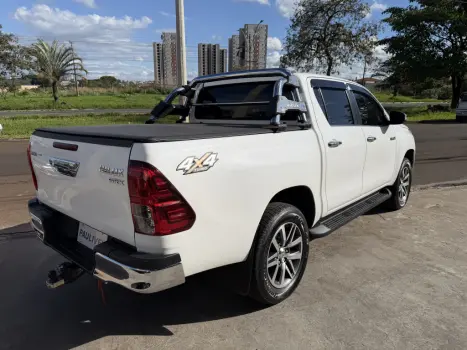 TOYOTA Hilux Caminhonete 2.8 16V SRX 4X4 DIESEL CABINE DUPLA AUTOMTICO, Foto 10