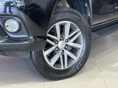 TOYOTA Hilux Caminhonete 2.8 16V SRX 4X4 DIESEL CABINE DUPLA AUTOMTICO, Foto 7