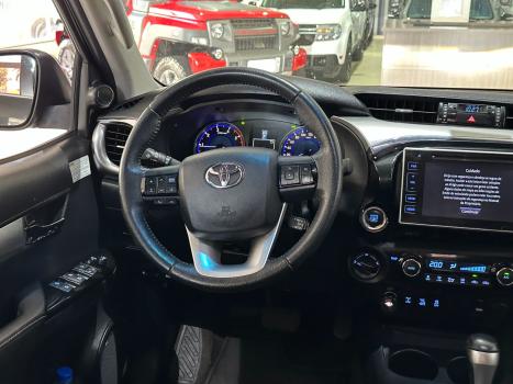 TOYOTA Hilux Caminhonete 2.8 16V SRX 4X4 DIESEL CABINE DUPLA AUTOMTICO, Foto 10