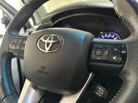TOYOTA Hilux Caminhonete 2.8 16V SRX 4X4 DIESEL CABINE DUPLA AUTOMTICO, Foto 11