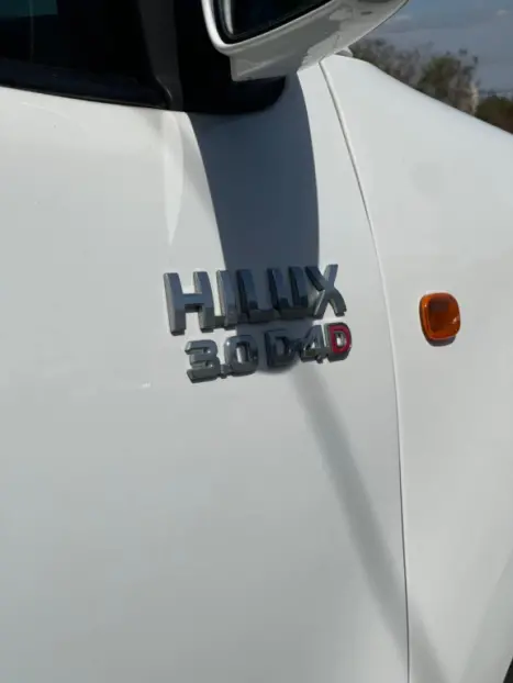 TOYOTA Hilux Caminhonete 3.0 4X4 TURBO DIESEL CABINE SIMPLES, Foto 3