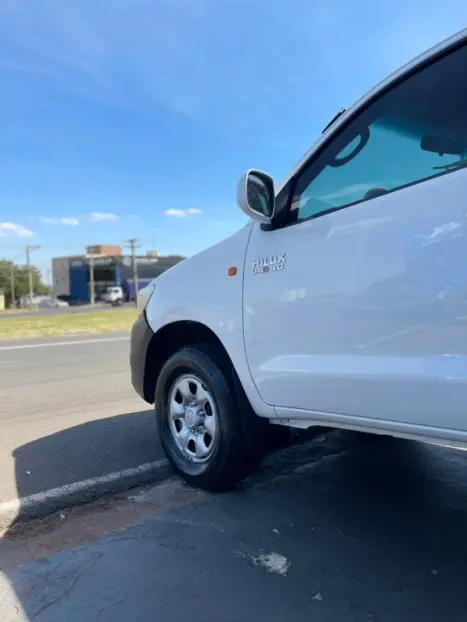 TOYOTA Hilux Caminhonete 3.0 4X4 TURBO DIESEL CABINE SIMPLES, Foto 6