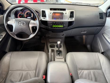 TOYOTA Hilux Caminhonete 2.7 16V 4P SRV FLEX CABINE DUPLA AUTOMTICO, Foto 2