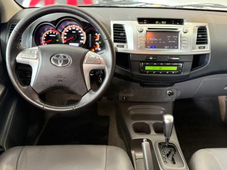 TOYOTA Hilux Caminhonete 2.7 16V 4P SRV FLEX CABINE DUPLA AUTOMTICO, Foto 4
