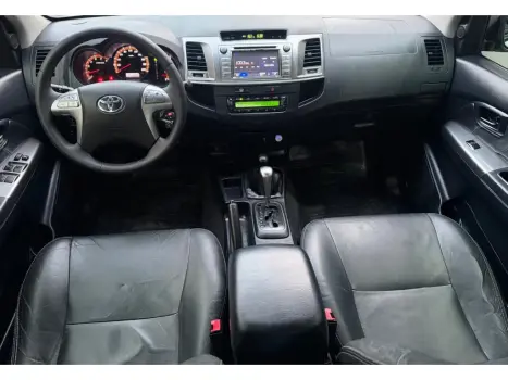 TOYOTA Hilux Caminhonete 3.0 16V 4P 4X4 SRV TURBO DIESEL CABINE DUPLA AUTOM�TICO, Foto 3